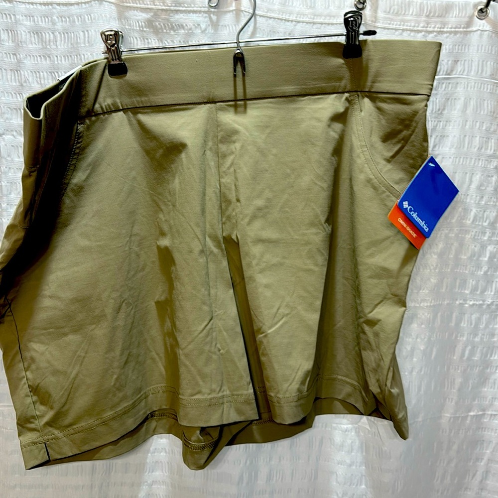 Columbia Khaki Shorts 2X